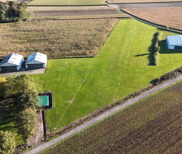 EMPLACEMENT POUR ULM (01)