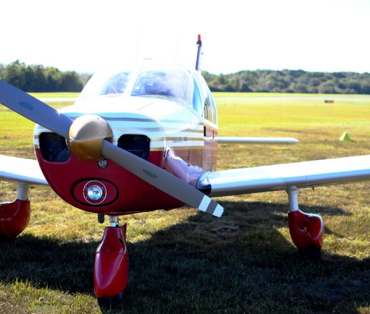 PIPER PA-28 180 CHEROKEE