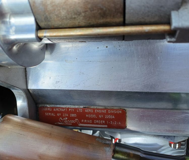 VENDS MOTEUR JABIRU 2200