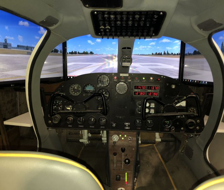 SIMU-COCKPIT AVION