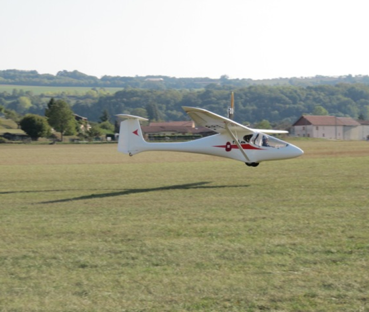   MOTOPLANEUR TUKAN D10