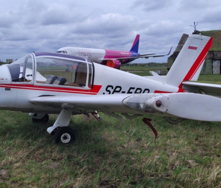 MORANE-SAULNIER MS880