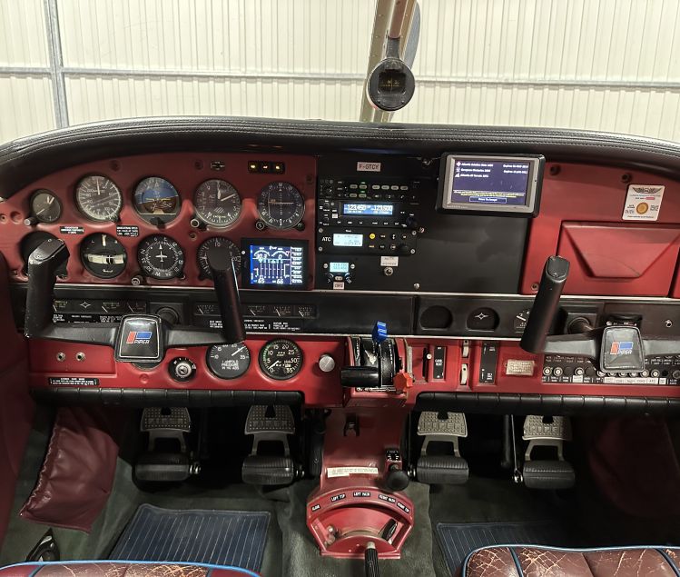 PIPER PA-32-260 CHEROKEE 