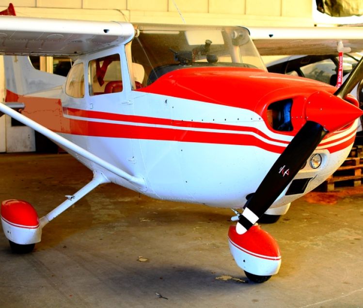 CESSNA F172-M