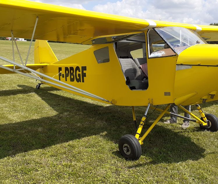 AVION ANCIEN DE 1950