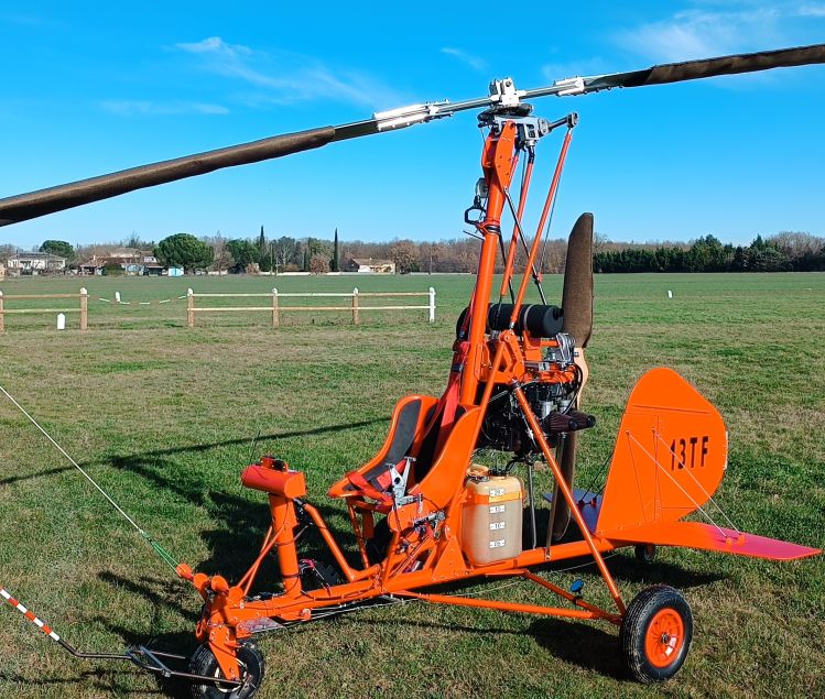 AUTOGIRE MONOPLACE AX-04 