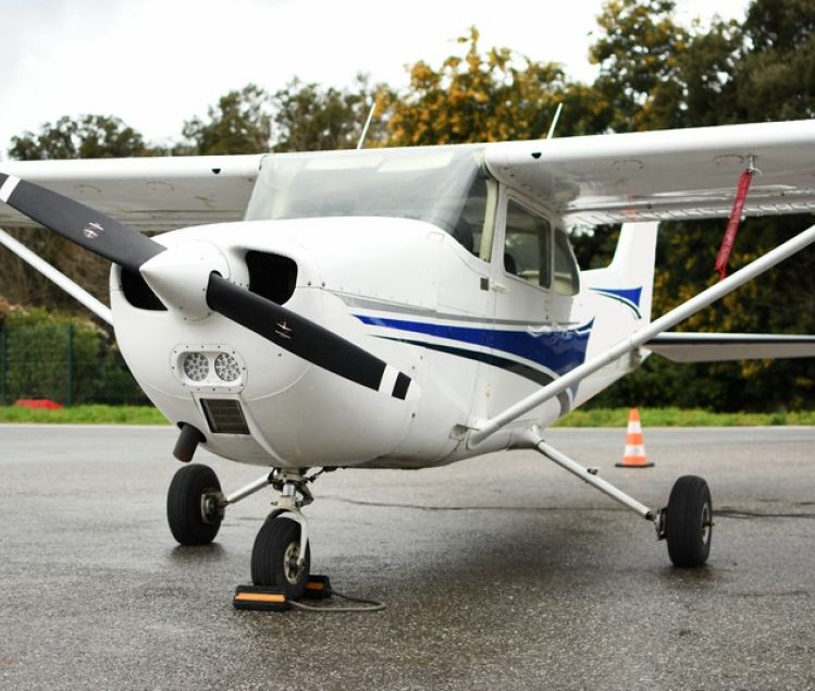 CESSNA F-172M
