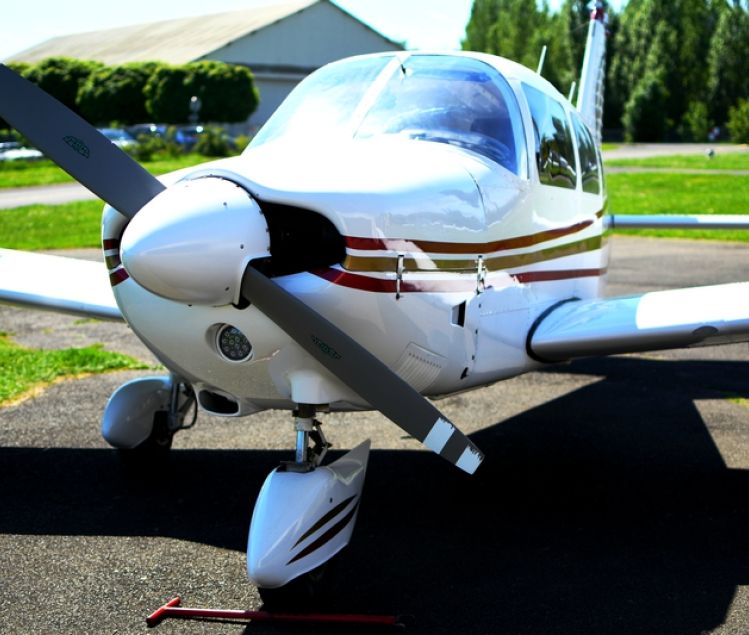 PIPER PA-28 180 CHEROKEE 