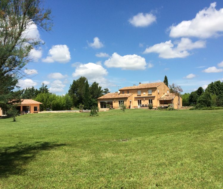 MAISON AIX LES MILLES    