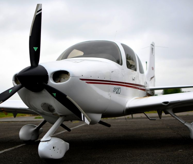 CIRRUS SR-20