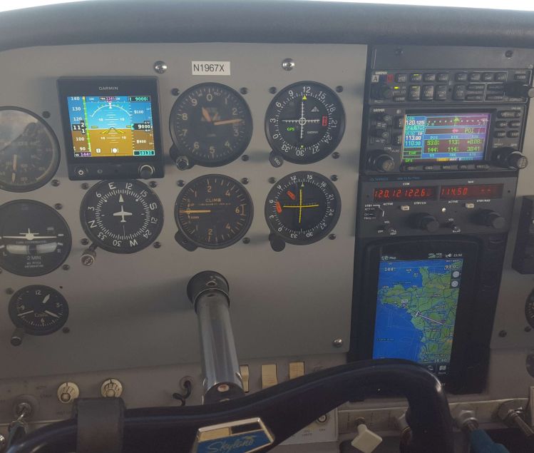 CESSNA 182H SKYLANE