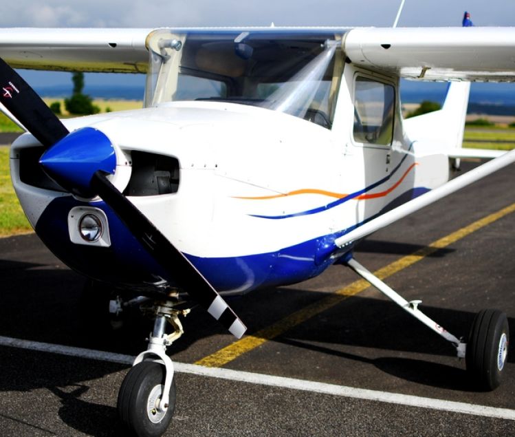 CESSNA FA-150L AEROBAT
