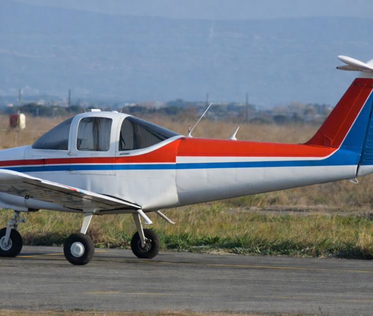 PIPER PA-38-112 TOMAHAWK