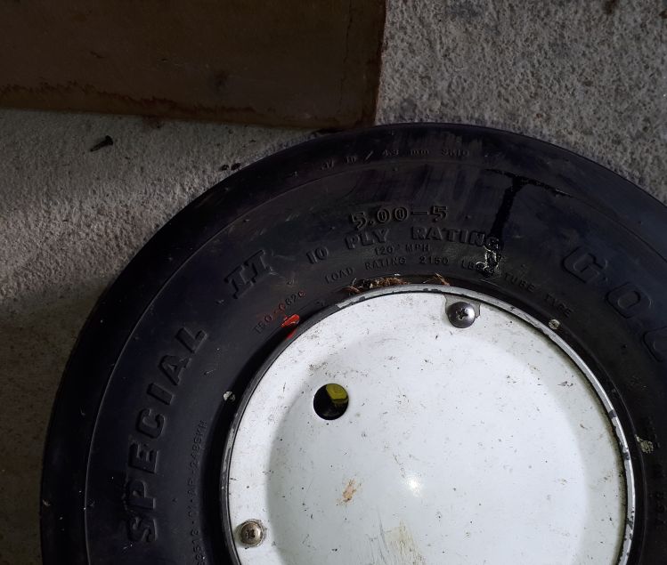 ROULETTE DE NEZ ET TRAIN 