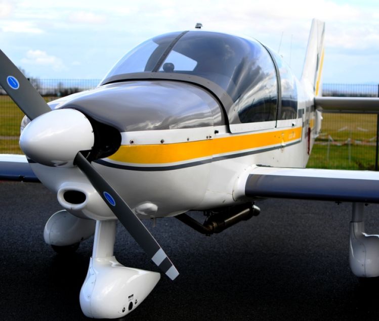 ROBIN DR400 120