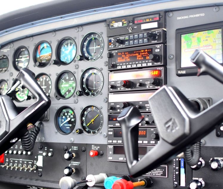 CESSNA 182 S SKYLANE