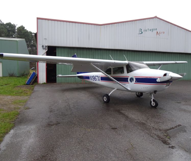 CESSNA 182H SKYLANE