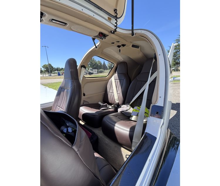 2005 COLUMBIA 400