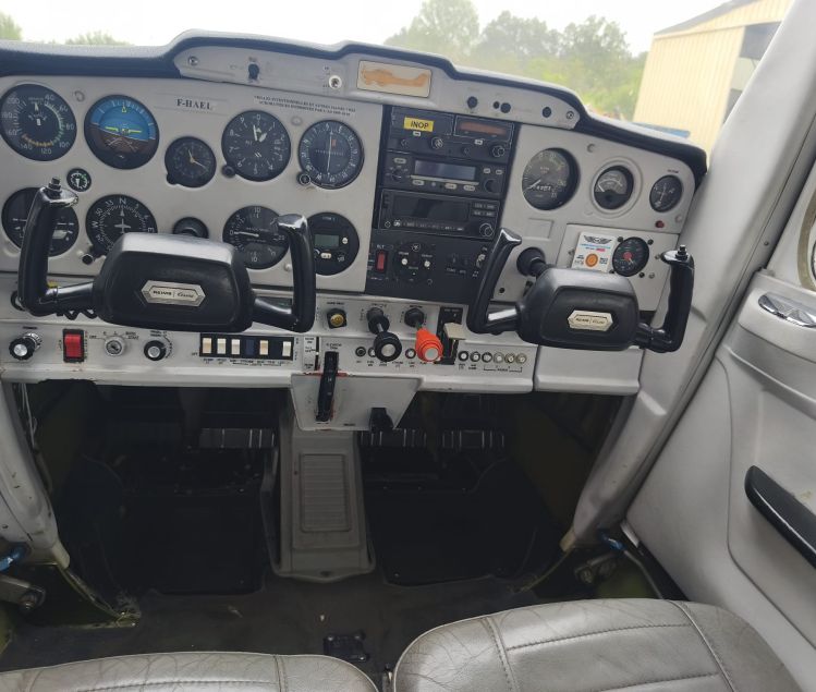 CESSNA 152 REIMS