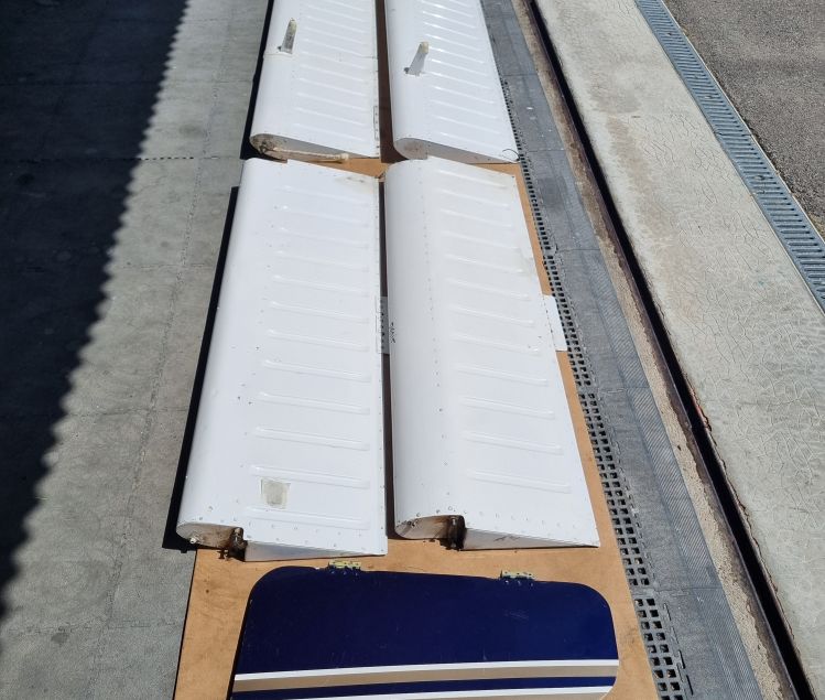 LOT DE PIECES SOCATA TB20