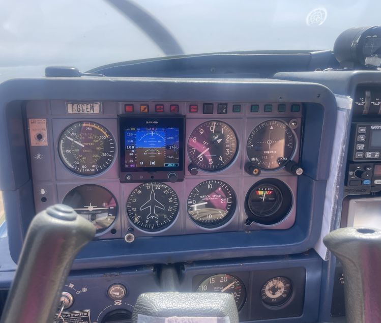 AVION TB 10