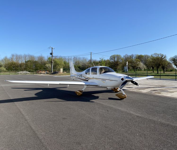 AVION CIRRUS SR22 