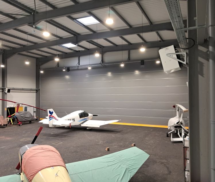 LOCATION HANGAR LFNC